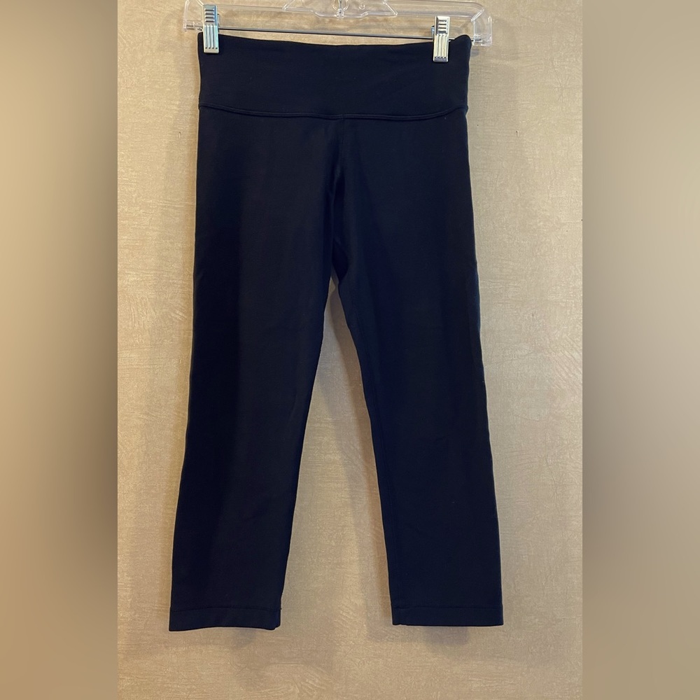 Lululemon Capri Athletic leggings Sz 4